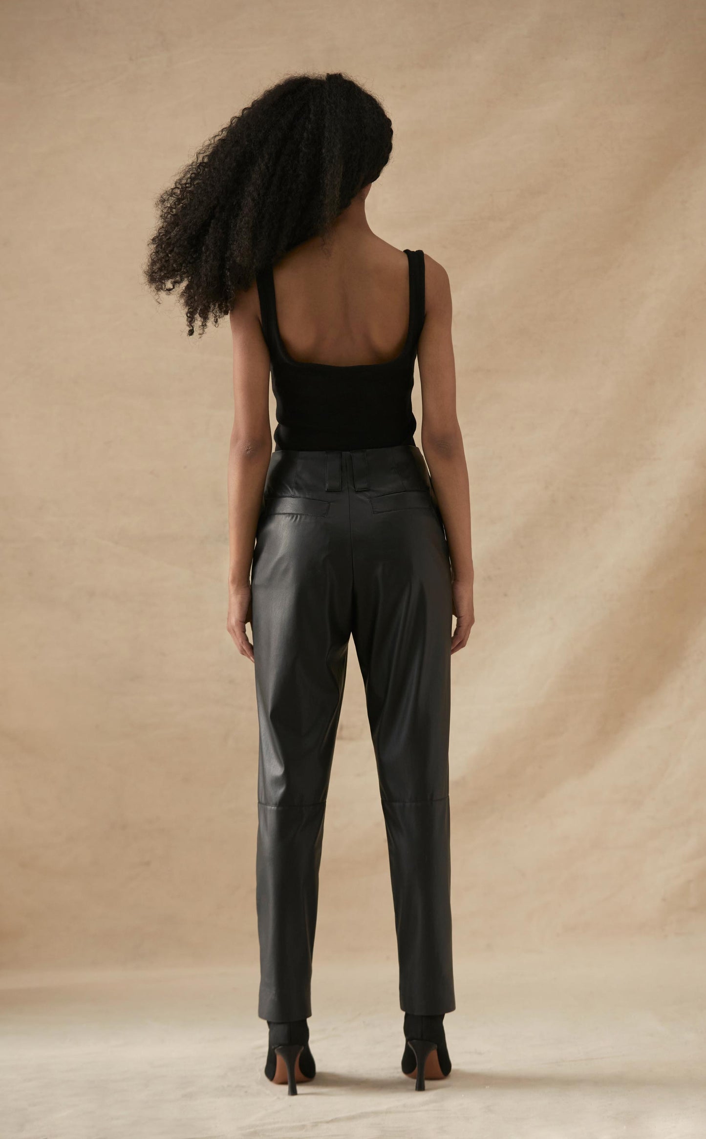 Featherweight Crop Pants